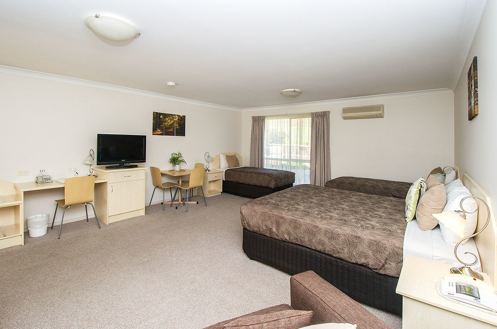 Tuckerbox Motor Inn Gundagai Bagian luar foto