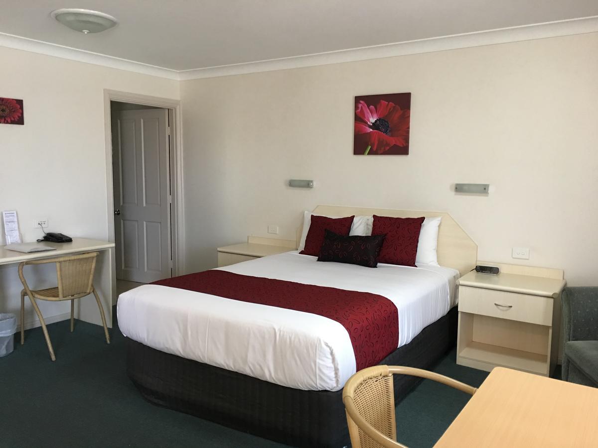 Tuckerbox Motor Inn Gundagai Bagian luar foto